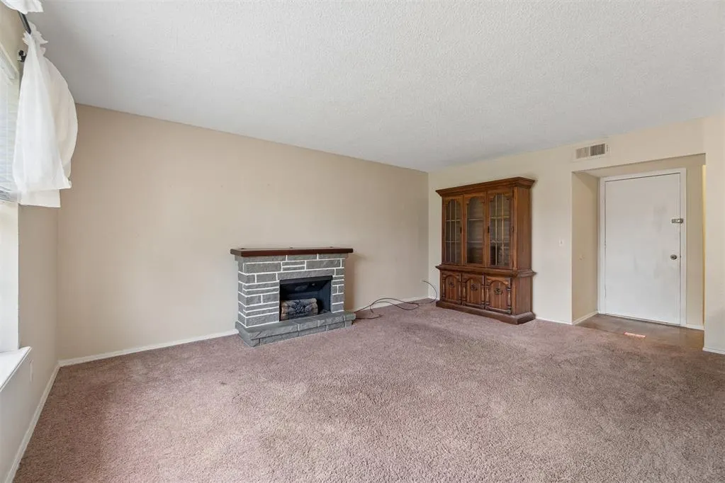 Photo 7 — 1624 NE 4th Street, Moore, OK 73160