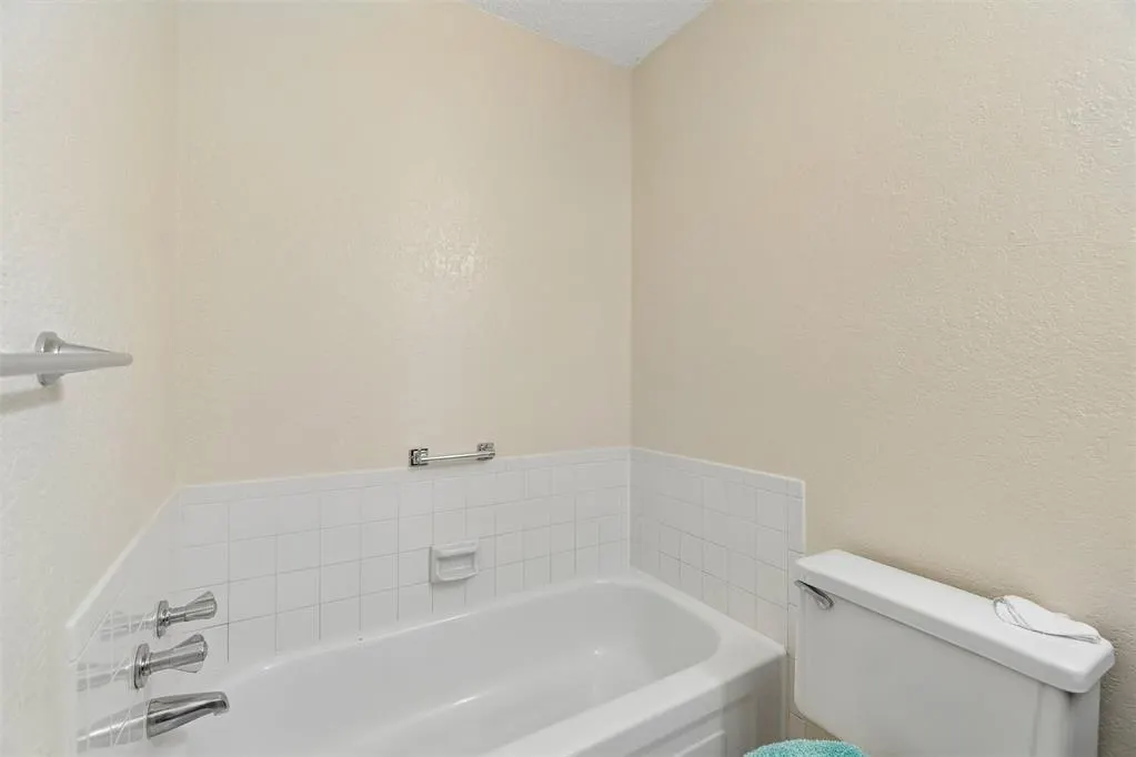 Photo 29 — 1624 NE 4th Street, Moore, OK 73160