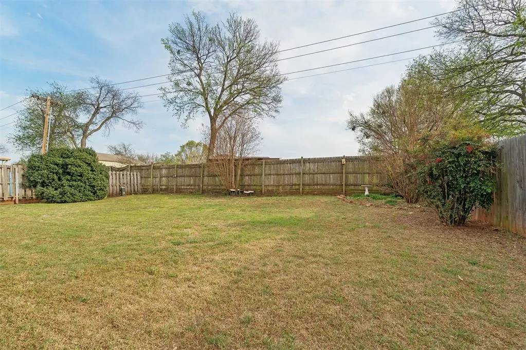Photo 35 — 1624 NE 4th Street, Moore, OK 73160
