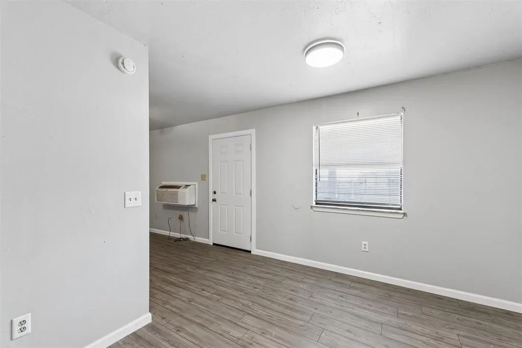 Photo 9 — 1401 SW E Street, Lawton, OK 73501