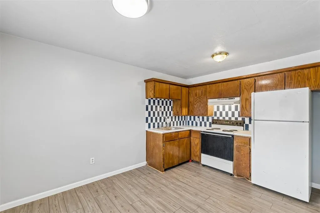 Photo 15 — 1401 SW E Street, Lawton, OK 73501