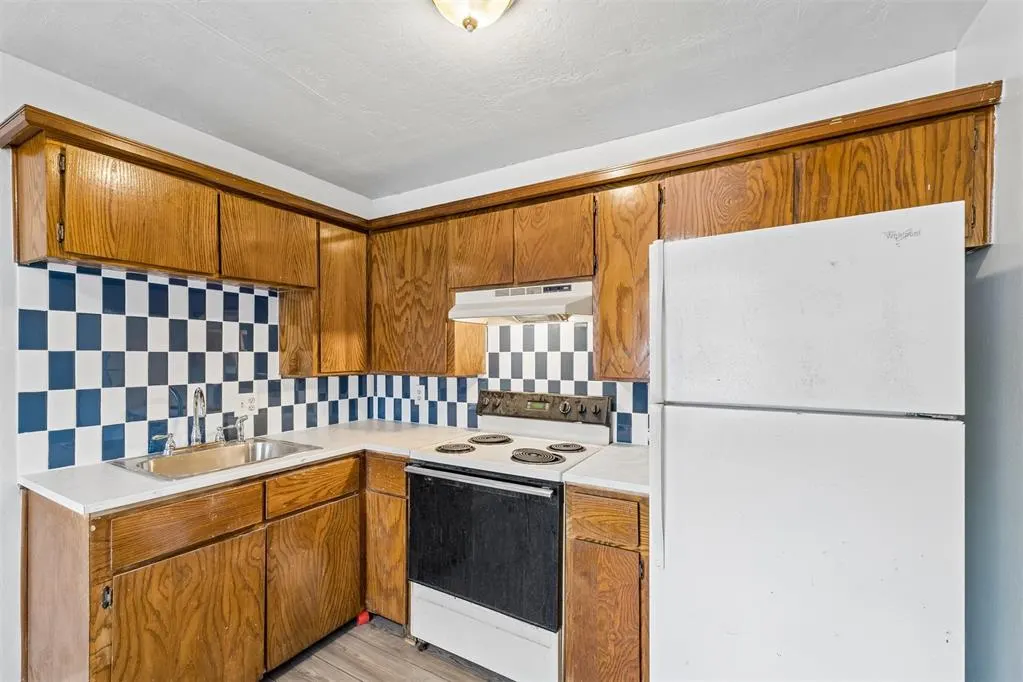 Photo 17 — 1401 SW E Street, Lawton, OK 73501