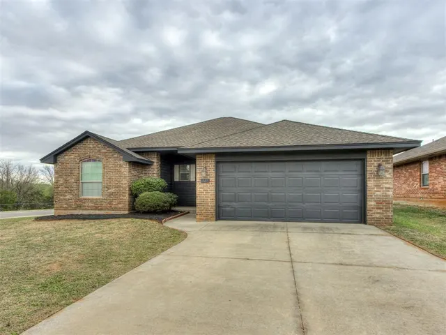Photo 2 — 517 Cooper Court, Norman, OK 73071