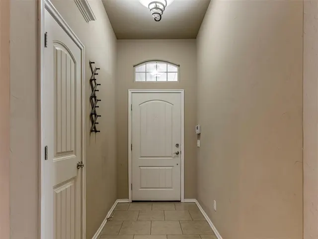 Photo 7 — 517 Cooper Court, Norman, OK 73071