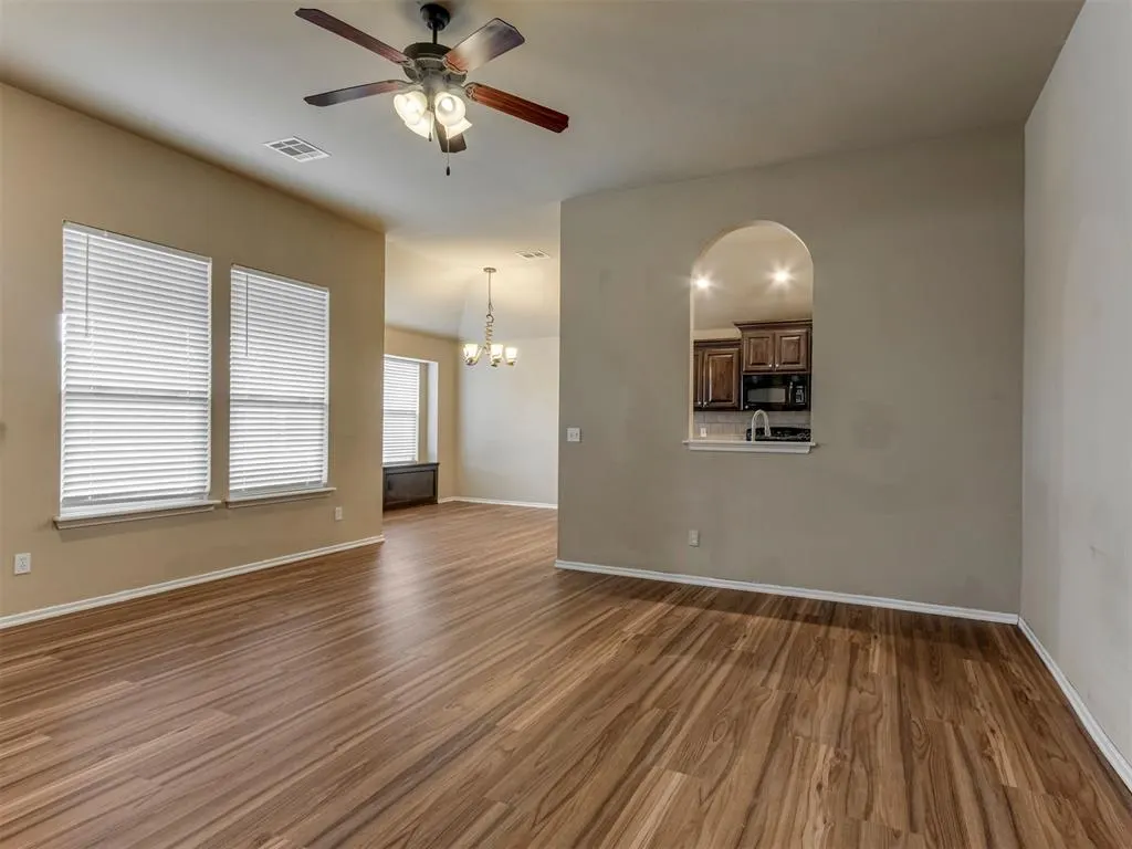 Photo 9 — 517 Cooper Court, Norman, OK 73071