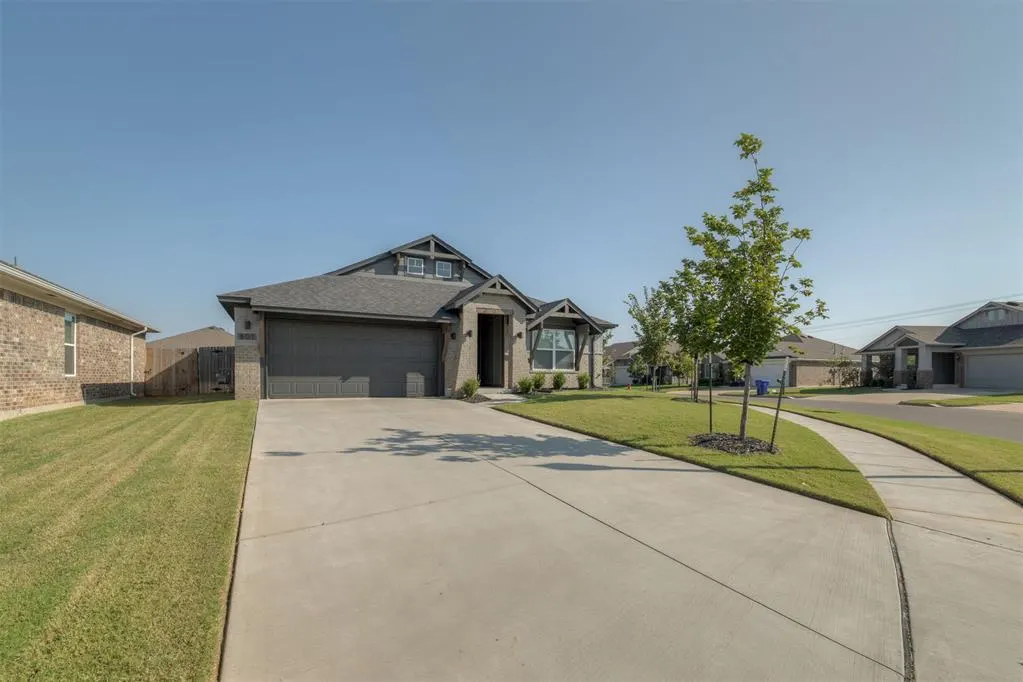 Front exterior — 601 Blue Fish Road, Norman, OK 73069
