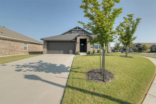 Photo 2 — 601 Blue Fish Road, Norman, OK 73069