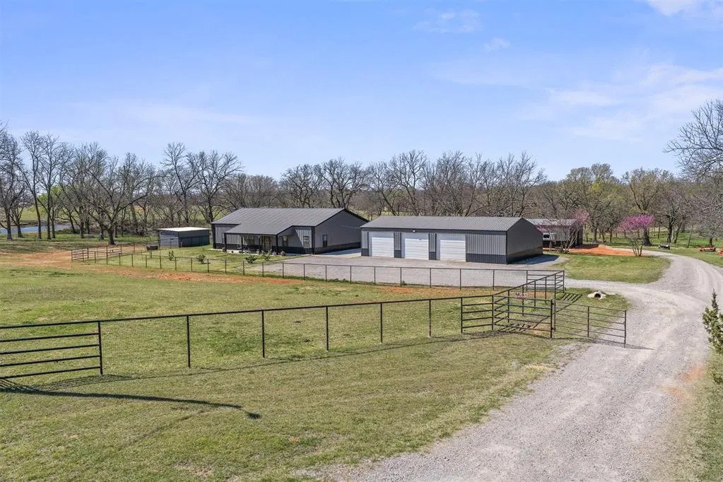 Photo 2 — 14427 Canadian Avenue, Wayne, OK 73095
