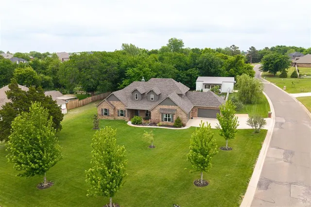 Front exterior — 10430 Pine Ridge Road, Edmond, OK 73025