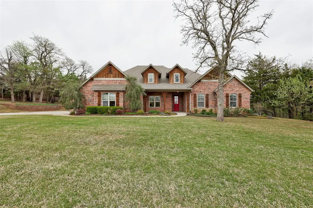 Photo 3 — 3630 Woodridge Trail, Edmond, OK 73034
