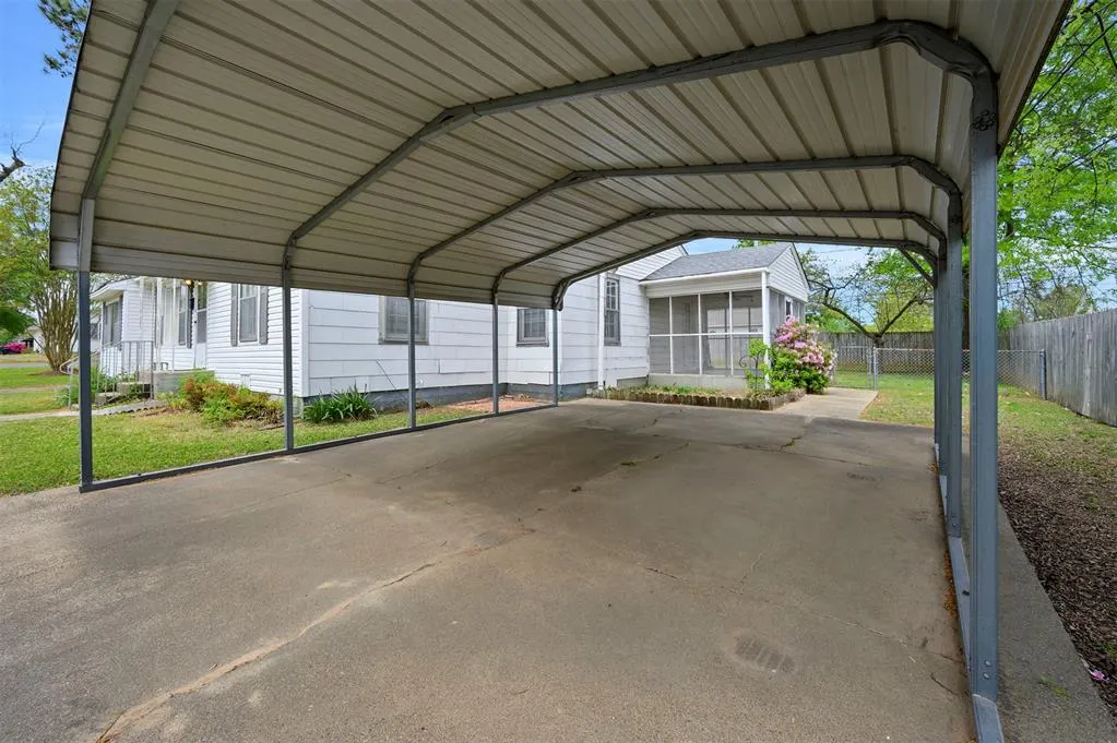 Photo 35 — 1301 SE Jackson Street, Idabel, OK 74745