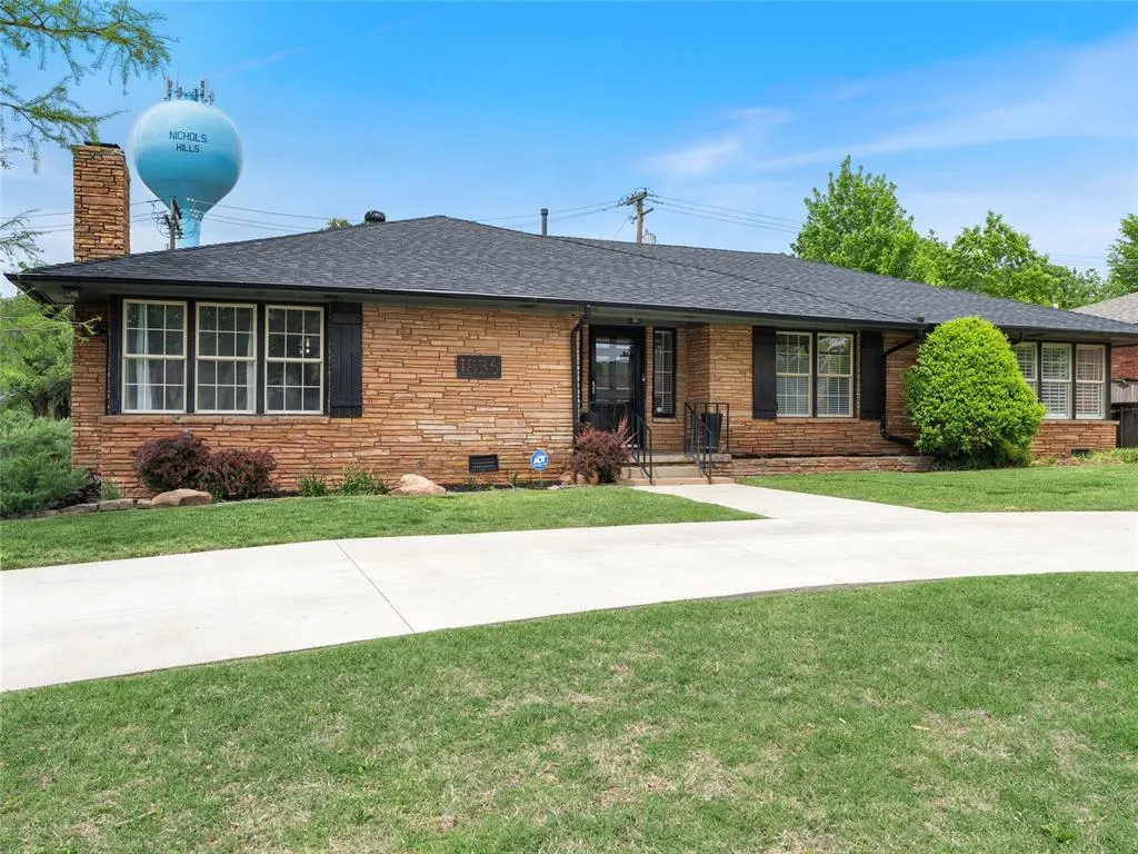 Front exterior — 1835 Drakestone Avenue, Nichols Hills, OK 73120