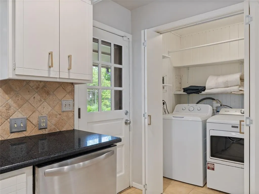 Photo 17 — 1835 Drakestone Avenue, Nichols Hills, OK 73120