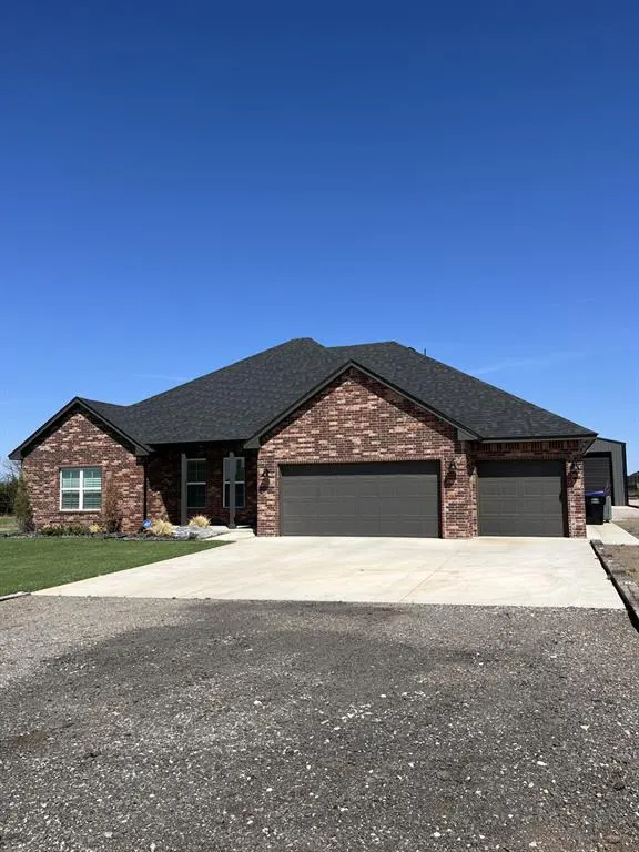 Front exterior — 5634 Little Farms Road, Guthrie, OK 73044