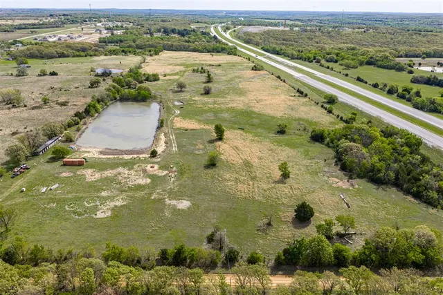 Photo 3 — 3820 Road, Okemah, OK 74589