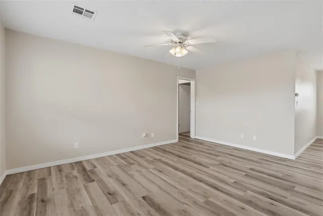 Photo 4 — 228 S 5th Avenue, Stroud, OK 74079