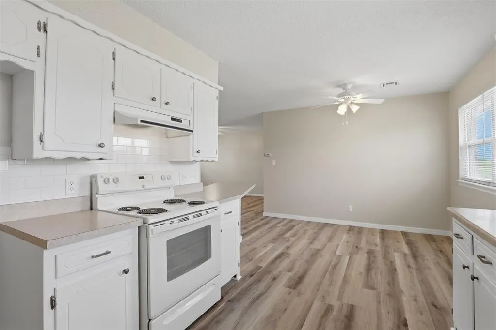 Photo 16 — 228 S 5th Avenue, Stroud, OK 74079