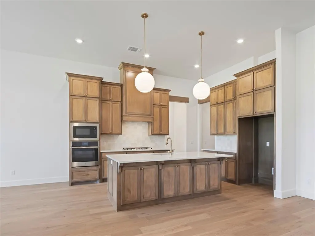 Photo 14 — 408 Basin Way, Norman, OK 73071