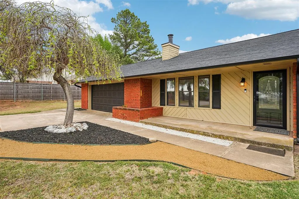 Photo 2 — 7010 Alameda Street, Norman, OK 73026