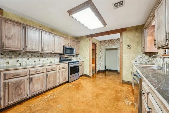 Photo 8 — 7010 Alameda Street, Norman, OK 73026