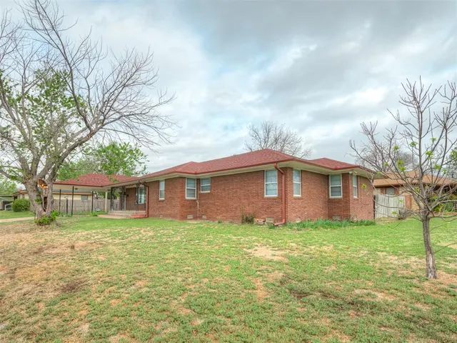 Photo 3 — 2901 NW Bell Avenue, Lawton, OK 73505