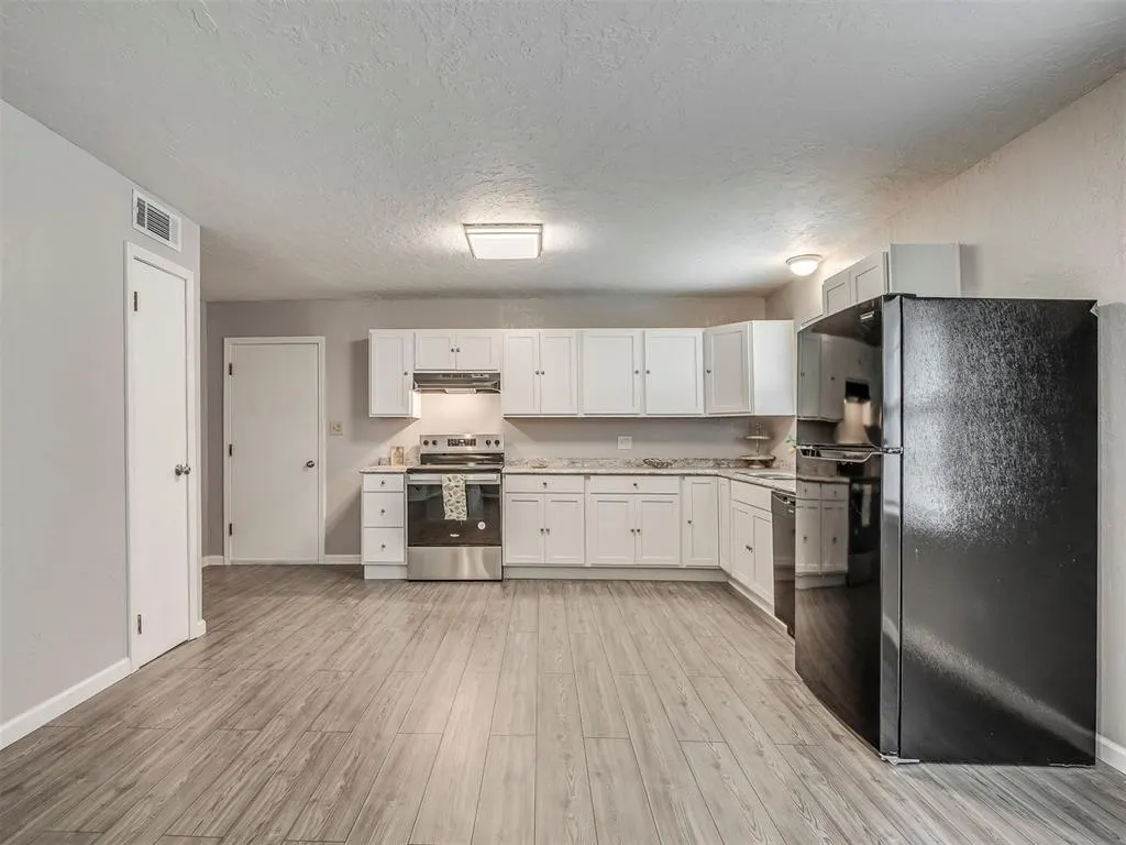 Photo 16 — 2901 NW Bell Avenue, Lawton, OK 73505