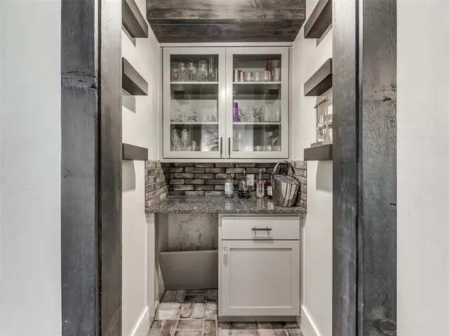 Photo 7 — 4601 Isabella Road, Norman, OK 73072