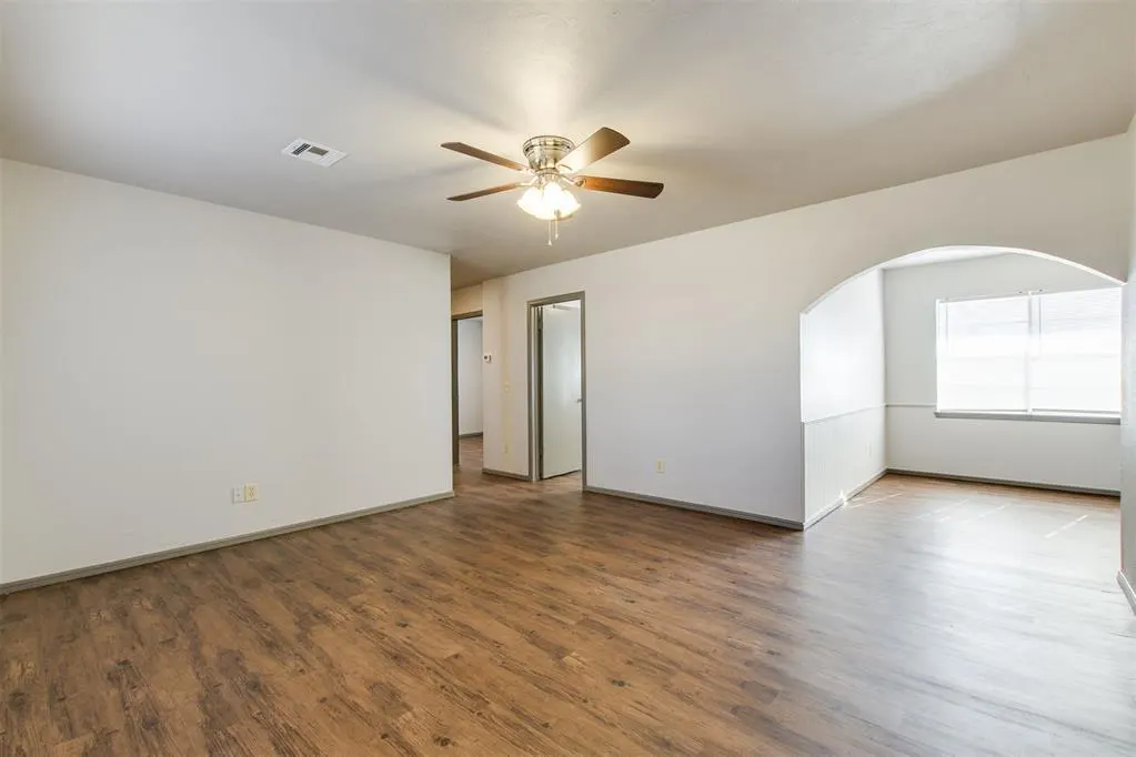 Photo 3 — 522 Sunnyside Place, Edmond, OK 73003