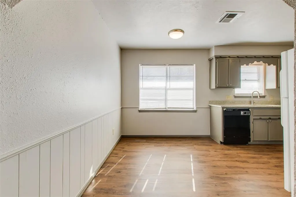 Photo 8 — 522 Sunnyside Place, Edmond, OK 73003