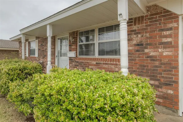 Photo 3 — 200 E Beech Avenue, Yukon, OK 73099