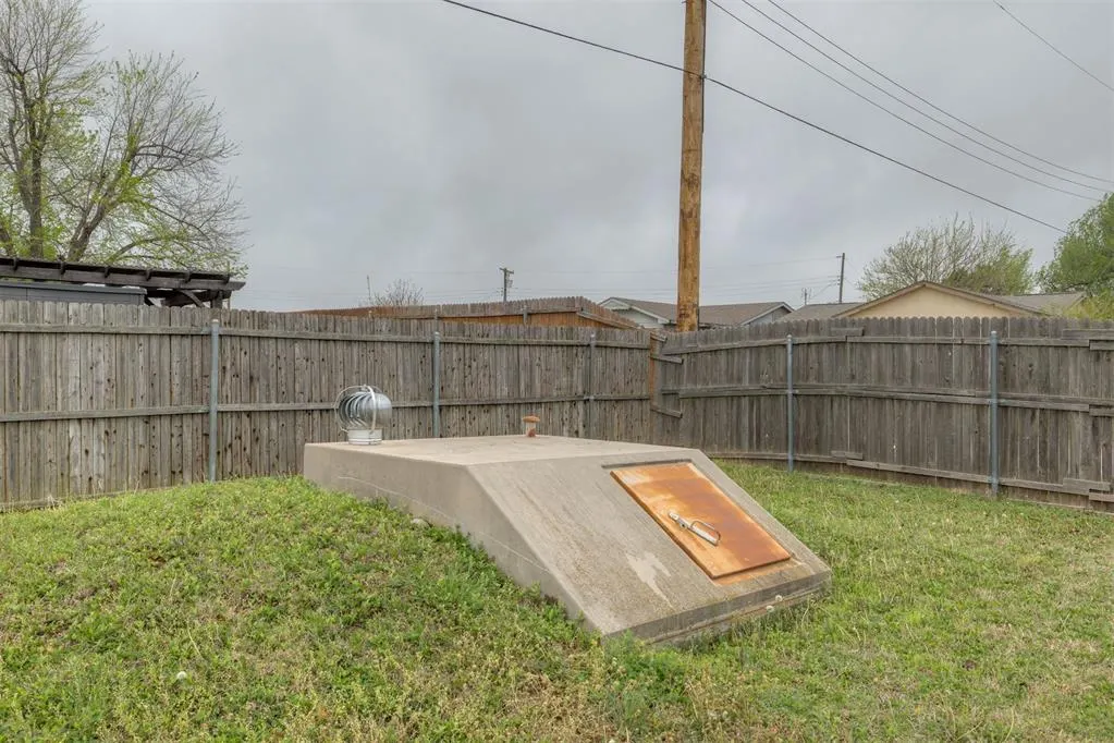 Photo 6 — 200 E Beech Avenue, Yukon, OK 73099
