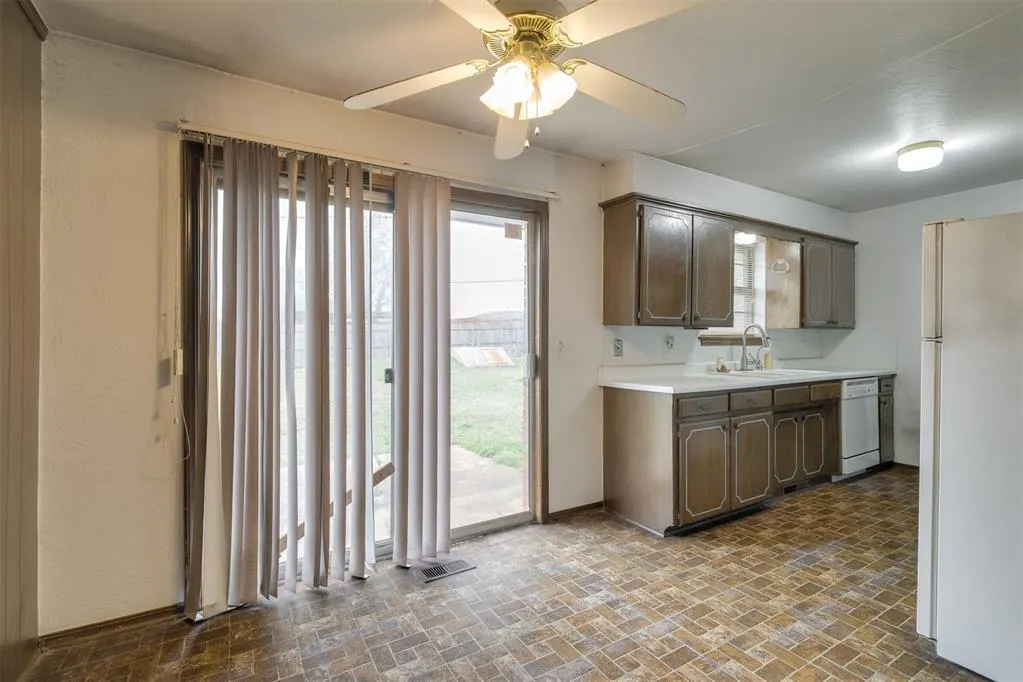 Photo 13 — 200 E Beech Avenue, Yukon, OK 73099