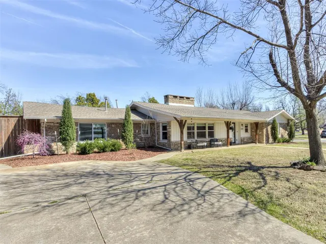 Photo 3 — 1501 Andover Court, The Village, OK 73120