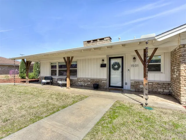 Photo 4 — 1501 Andover Court, The Village, OK 73120