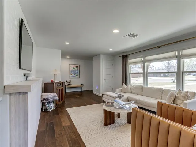 Photo 7 — 1501 Andover Court, The Village, OK 73120