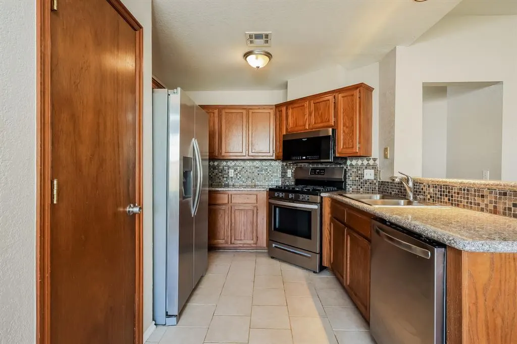 Photo 5 — 1401 Nottoway Drive, Midwest City, OK 73130