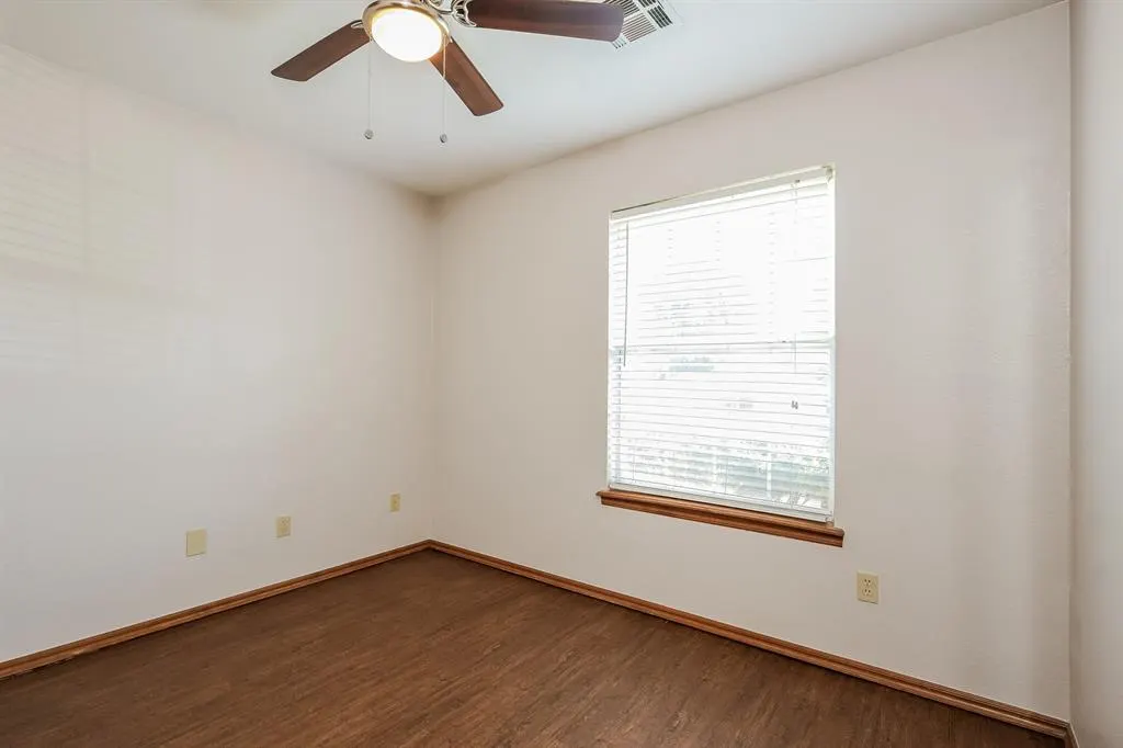 Photo 12 — 1401 Nottoway Drive, Midwest City, OK 73130