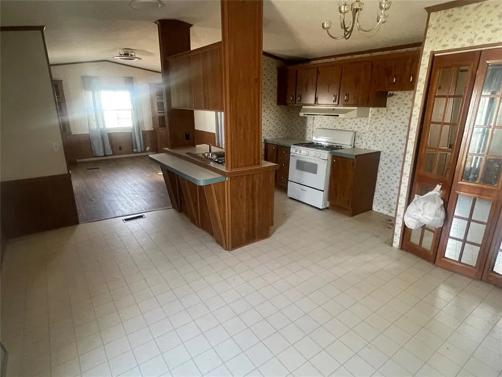 Photo 2 — 10830 N 2248 Road, Clinton, OK 73601