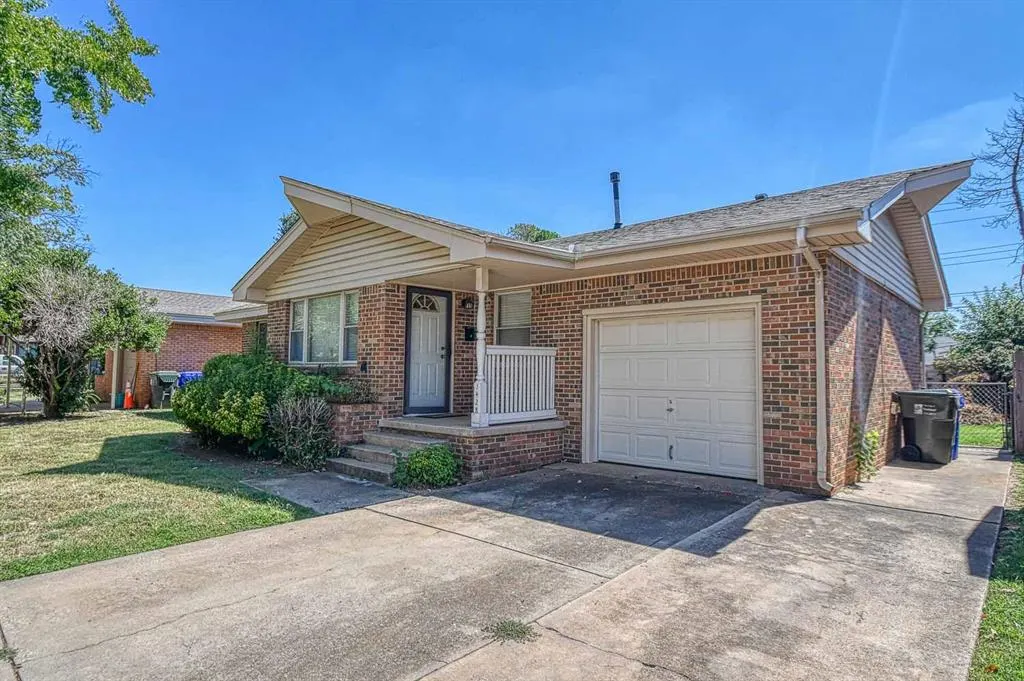 Photo 2 — 1428 Lindale Avenue, Norman, OK 73069