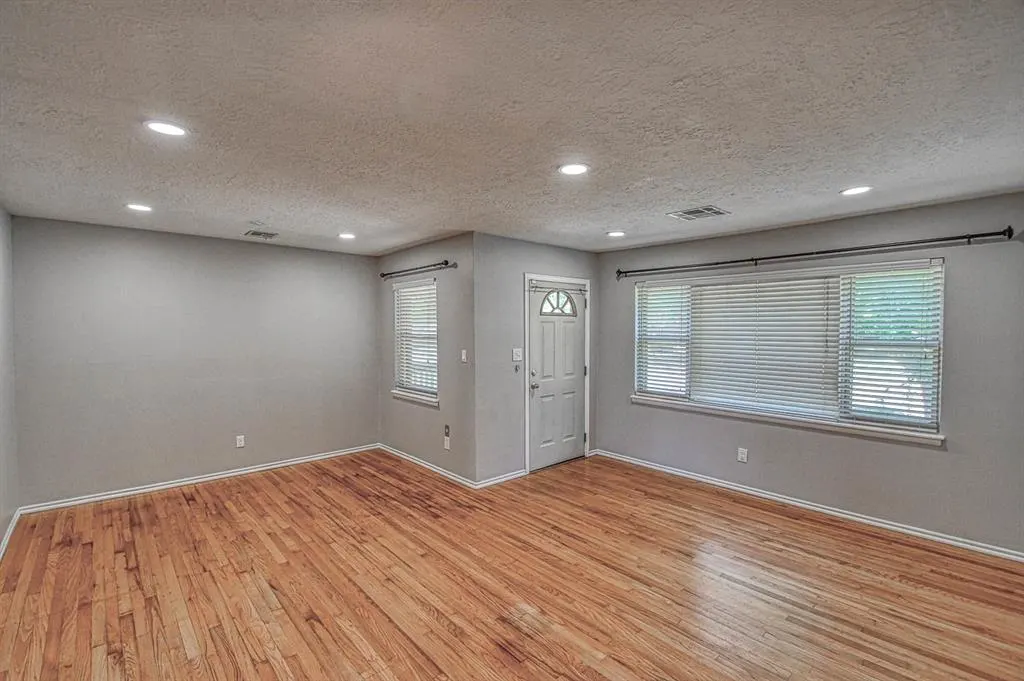 Photo 5 — 1428 Lindale Avenue, Norman, OK 73069