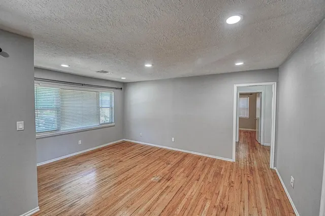 Photo 7 — 1428 Lindale Avenue, Norman, OK 73069