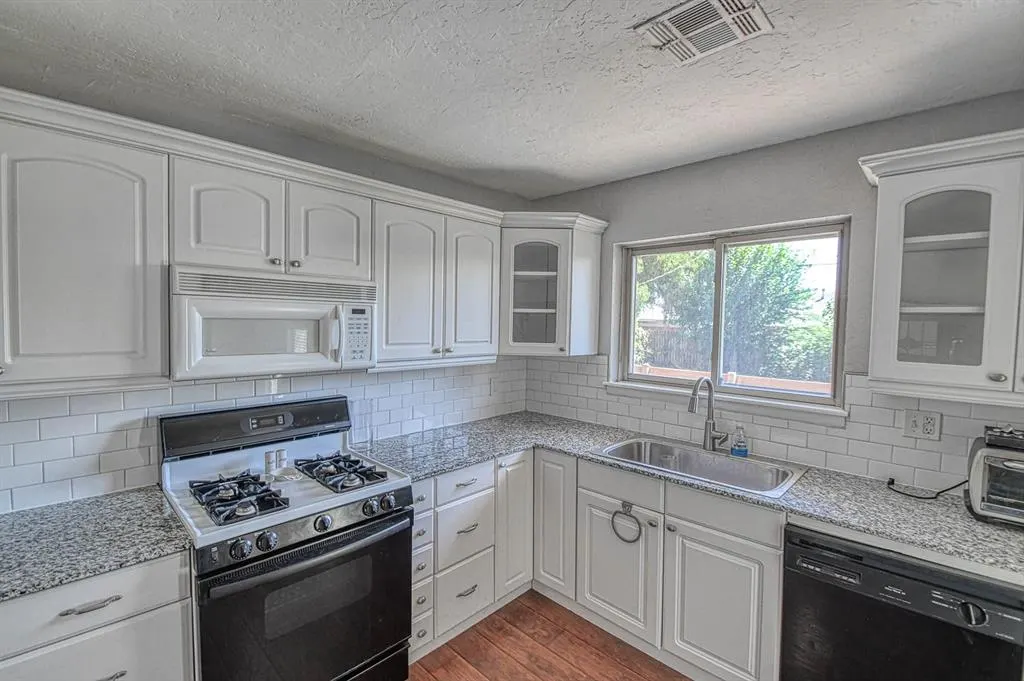 Photo 10 — 1428 Lindale Avenue, Norman, OK 73069