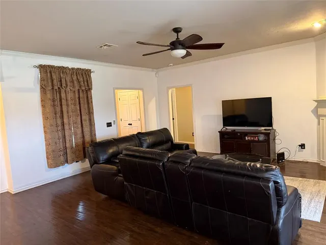 Photo 5 — 12113 NW 7th Street, Yukon, OK 73099