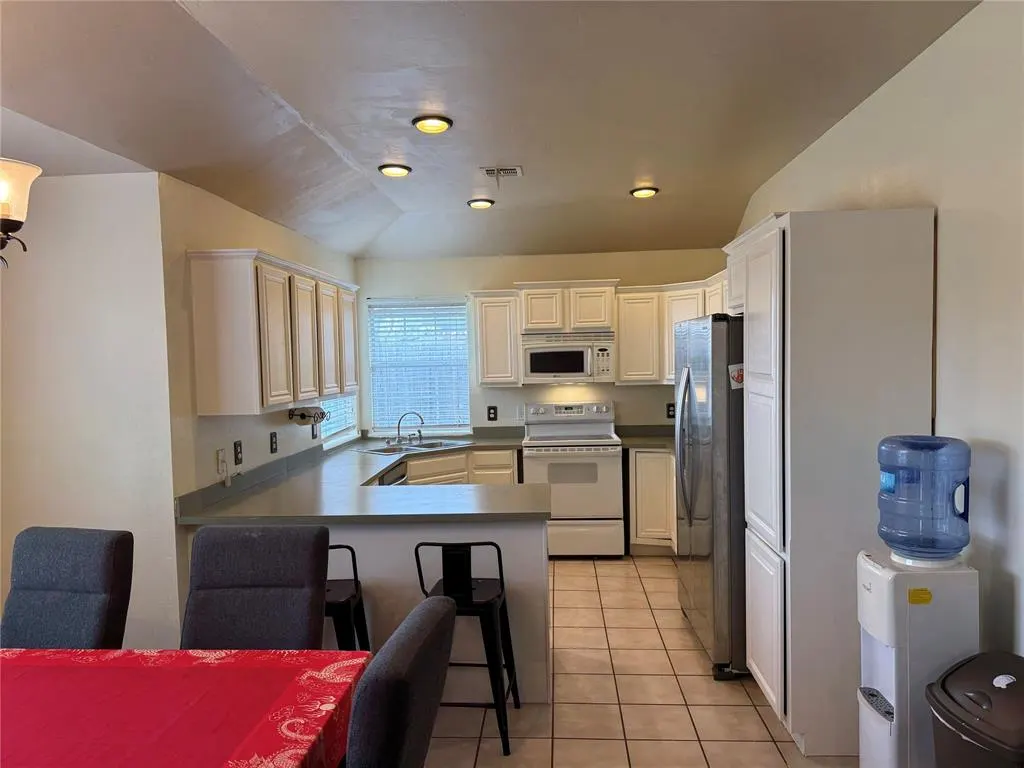 Photo 7 — 12113 NW 7th Street, Yukon, OK 73099