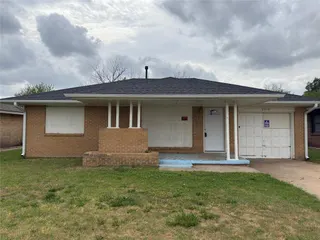 Sold home at 2610 NW Wesley Avenue