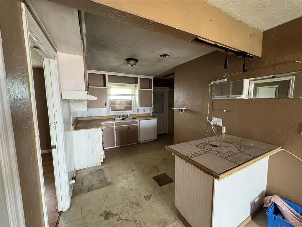 Photo 5 — 2610 NW Wesley Avenue, Lawton, OK 73505
