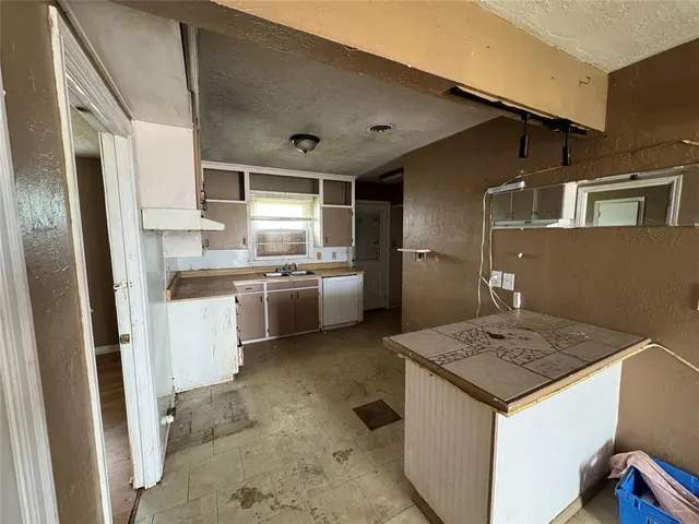 Photo 5 — 2610 NW Wesley Avenue, Lawton, OK 73505