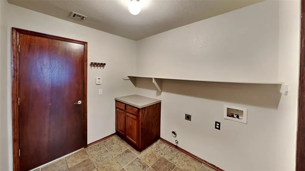 Photo 21 — 2212 SW 141st Place, Oklahoma City, OK 73170