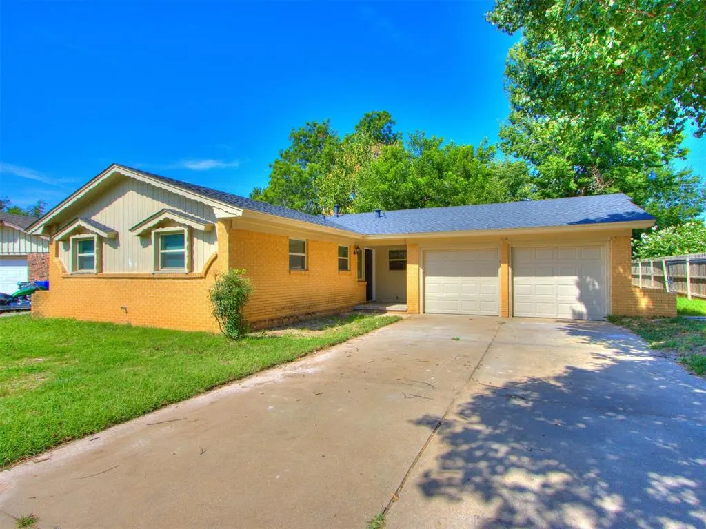 Front exterior — 306 Mercedes Drive, Norman, OK 73069