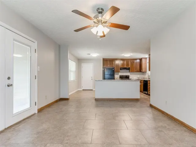 Photo 6 — 306 Mercedes Drive, Norman, OK 73069